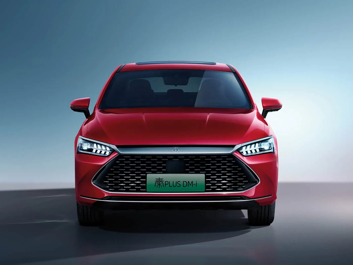 BYD Qing Plus Elektrik SUV Hybrid Auto Makinë me energji të re Automjet i përmirësuar EV me motor timon të majtë Sedan-Optimizuar për motorin e kërkimit