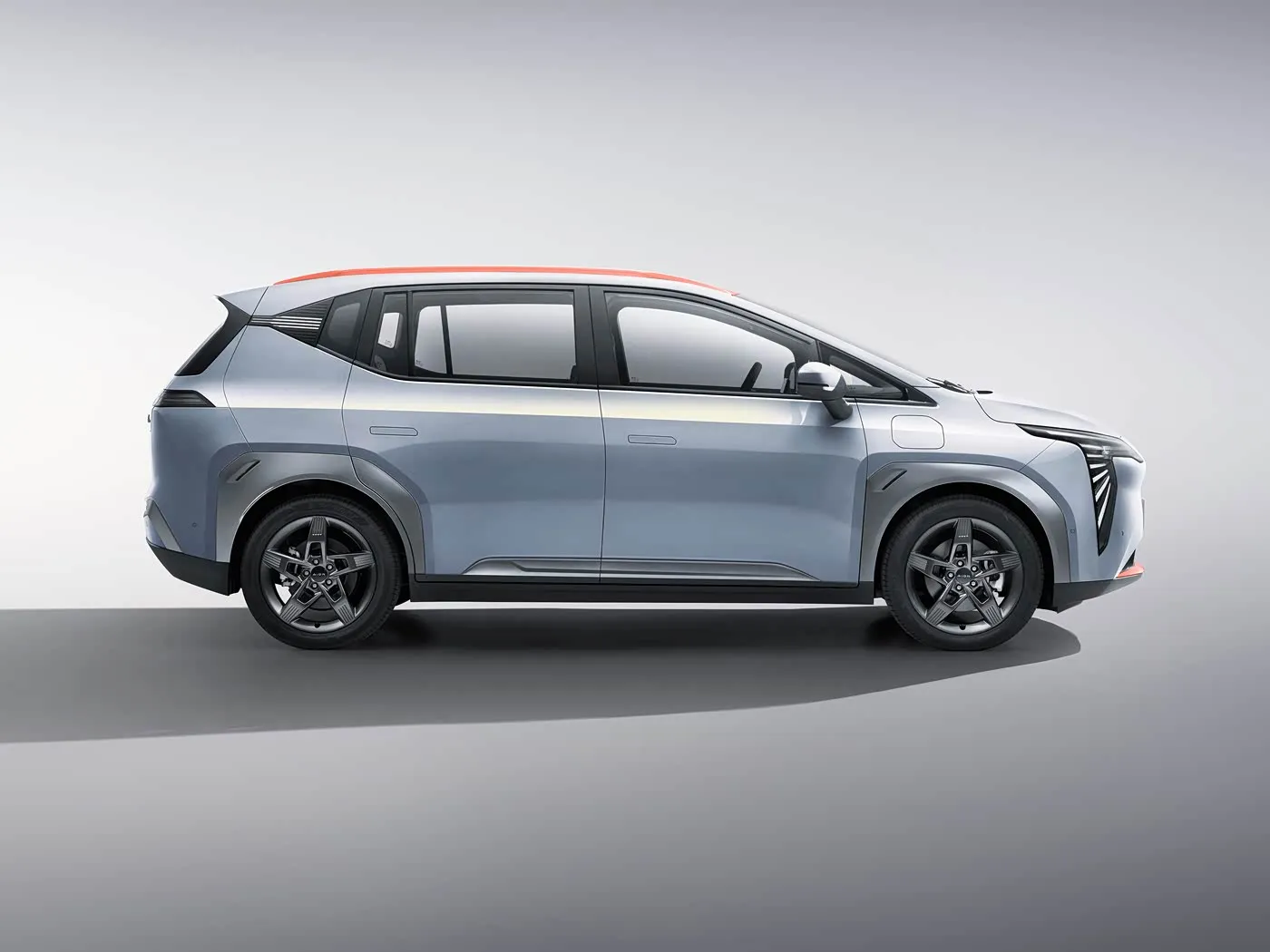 Shitet Makinë Elektrike GAC Aion Y Plus me ngarje inteligjente EV SUV 150 Kw me 5 dyer me 5 dyer