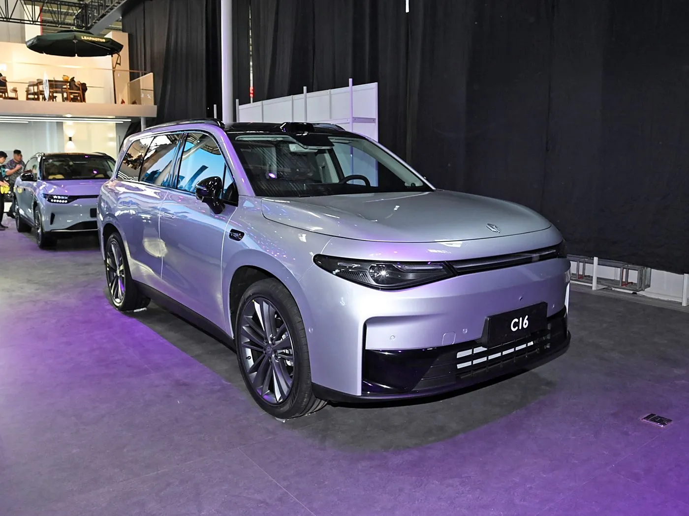 Leapmotor C16 EV SUV 6-vendësh me 5 dyer, Modaliteti i drejtimit 4WD Timoni majtas Elektrik & Karburant Hibrid Automatik me Energji të Re