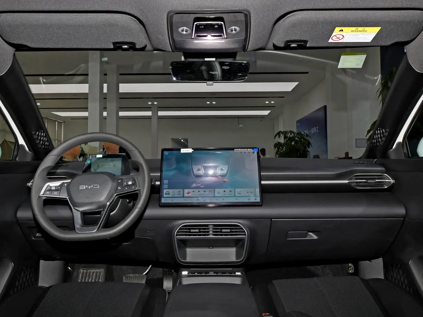 Modeli i ri BYD E7 EV Makinë 150 km/h Shpejtësia e lartë 136 kf 180 Nm Makinë elektrike me 5 vende