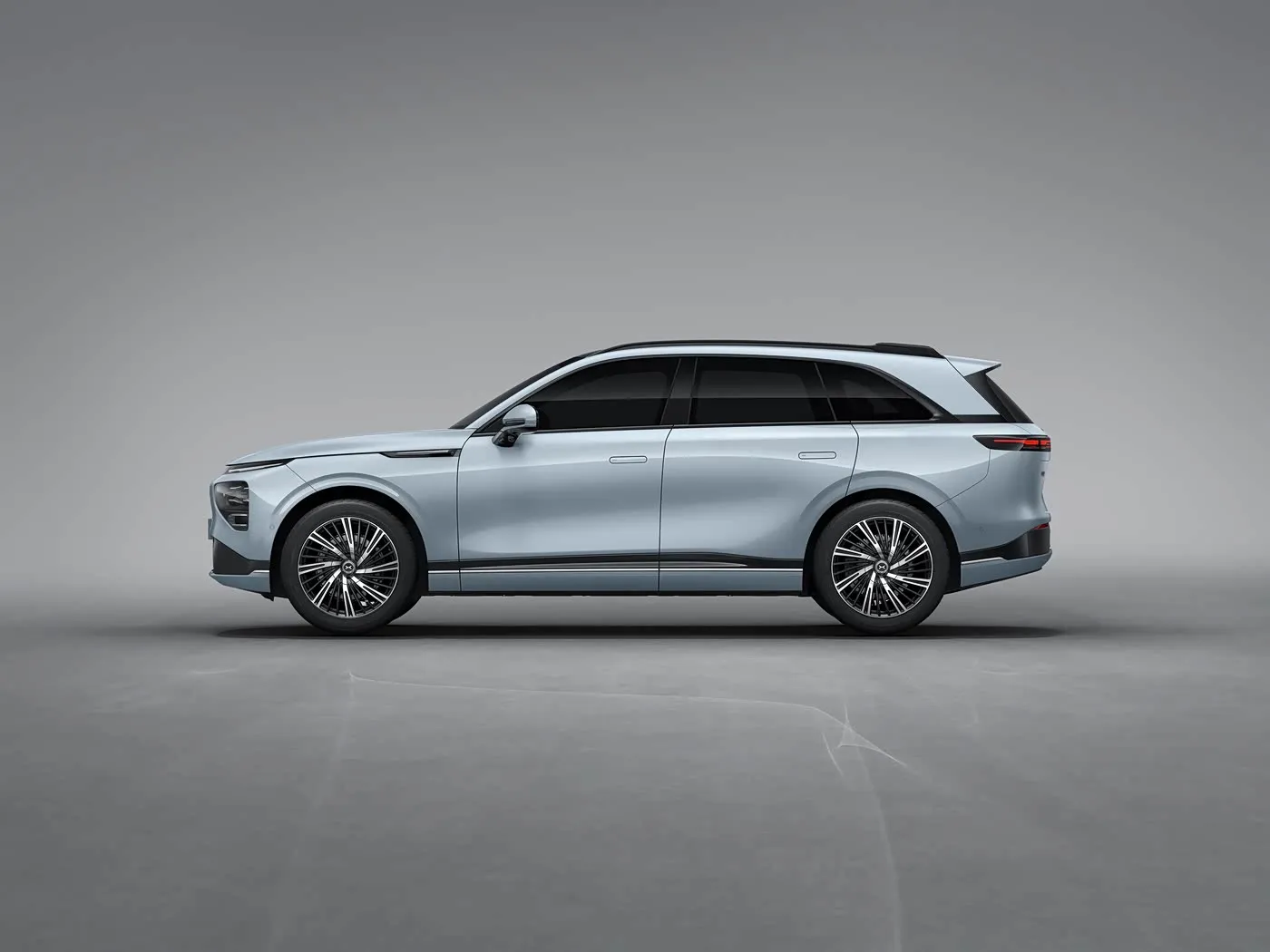 Makinë elektrike SUV me 4 dyer dhe 5 vendëshe luksoze Xpeng G9 MPV Hatchback me energji të re me modalitet drejtimi 4WD Fuqia PHEV dhe motori EV majtas