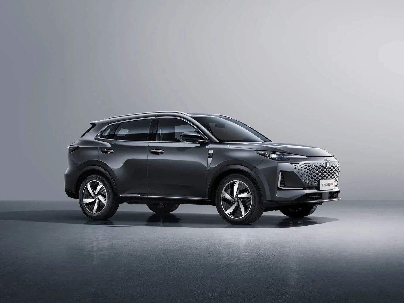 Changan CS55 PLUS SUV kompakt 190 km/h me shpejtësi të lartë, kamera 360°, AC me dy zona dhe premium audio JBL