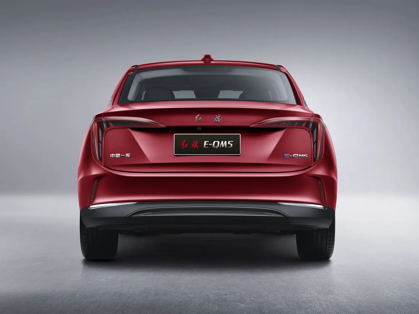 Automjet i ri me energji elektrike të pastër Hongqi E-QM5 EV Sedan i gjerë me rrota të gjata me rreze të gjatë