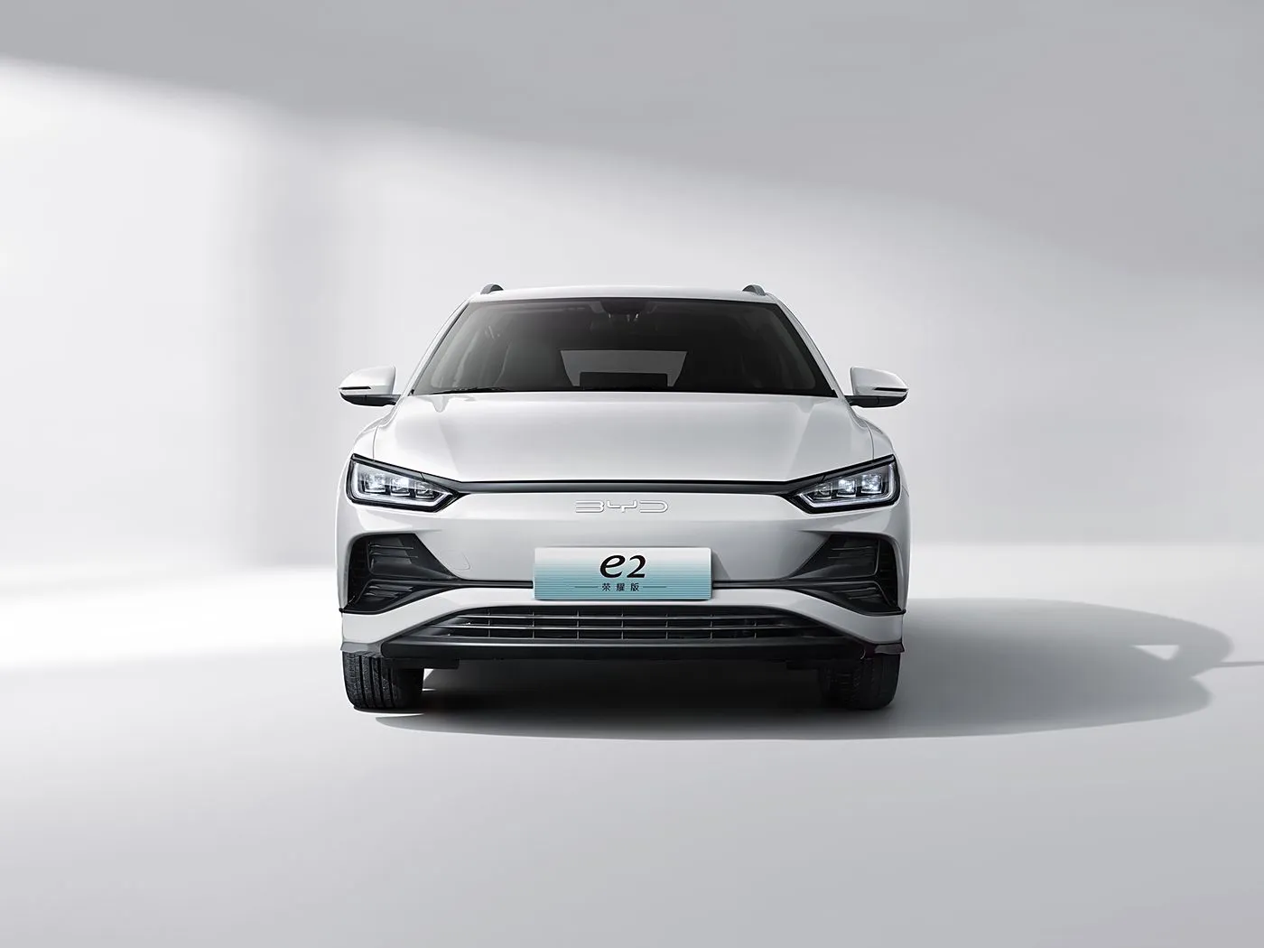 BYD E2 Luksoze Elektrike EV Sedan SUV Hatchback Makinë me drejtim të majtë me motor me bateri litium Automjeti i ri me energji i Kinës