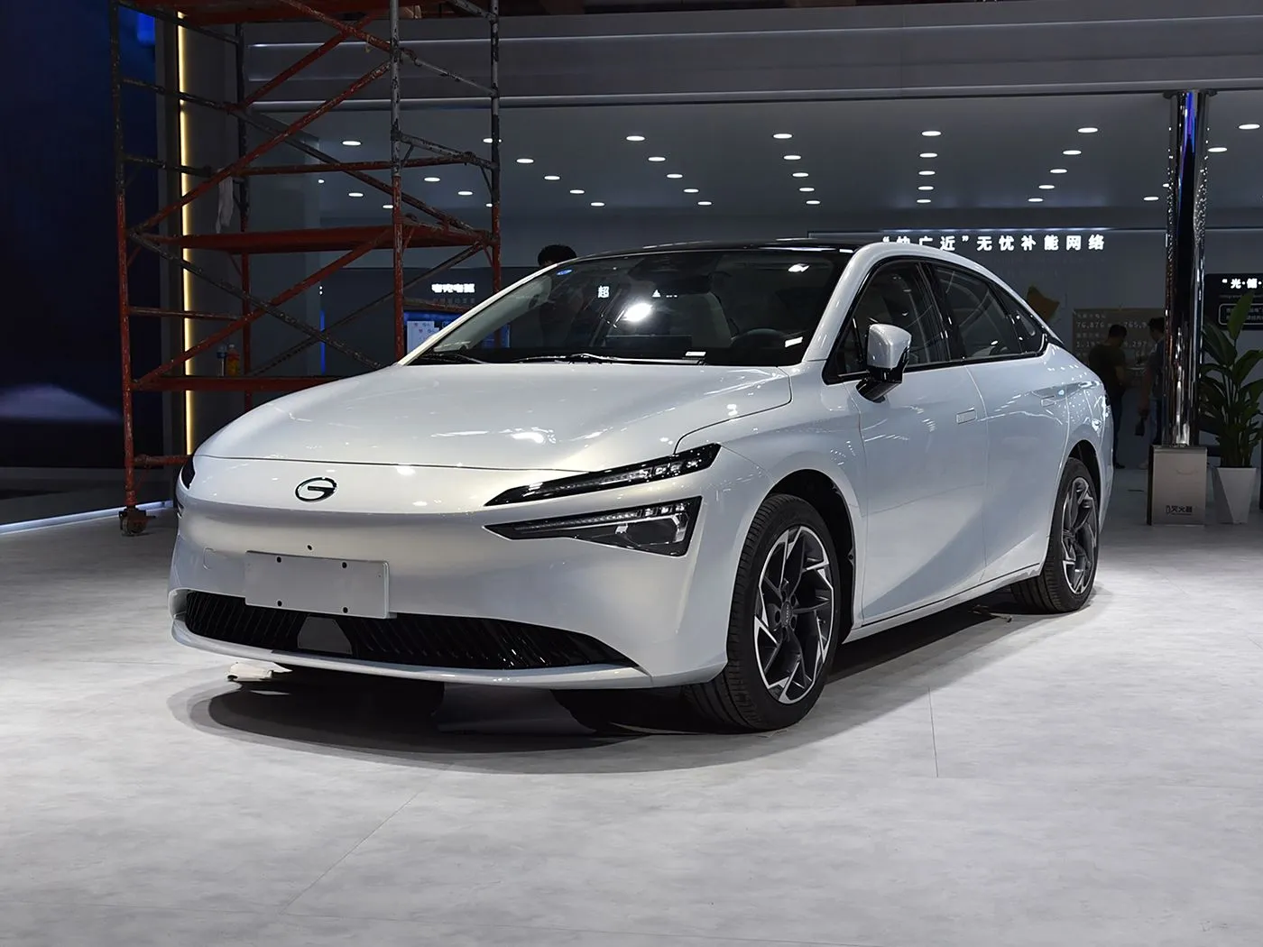 AION S MAX Elektrik luksoz SUV Hybrid EV me veçori të avancuara me shpejtësi të lartë Automjet me energji të re miqësore ndaj mjedisit