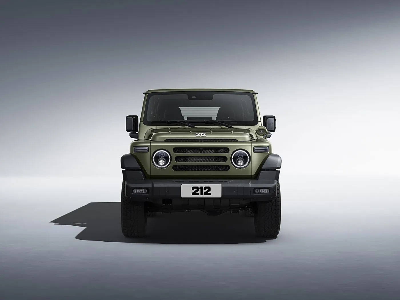 2025 BAIC 212 T01 SUV kompakt 4WD i fortë, benzinë/naftë 8AT & brendësi prej lëkure Rrota e gjatë me ngrohje me lëkurë