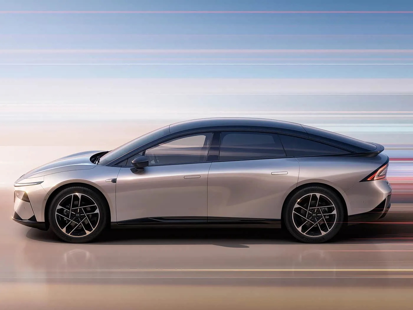 Edicioni i kufizuar EV XPENG P7+ Hatchback elektrik i pastër me 5 ulëse Dizajni i ri Timoni i majtë 685 km Shpejtësia maksimale Makinë me energji të re