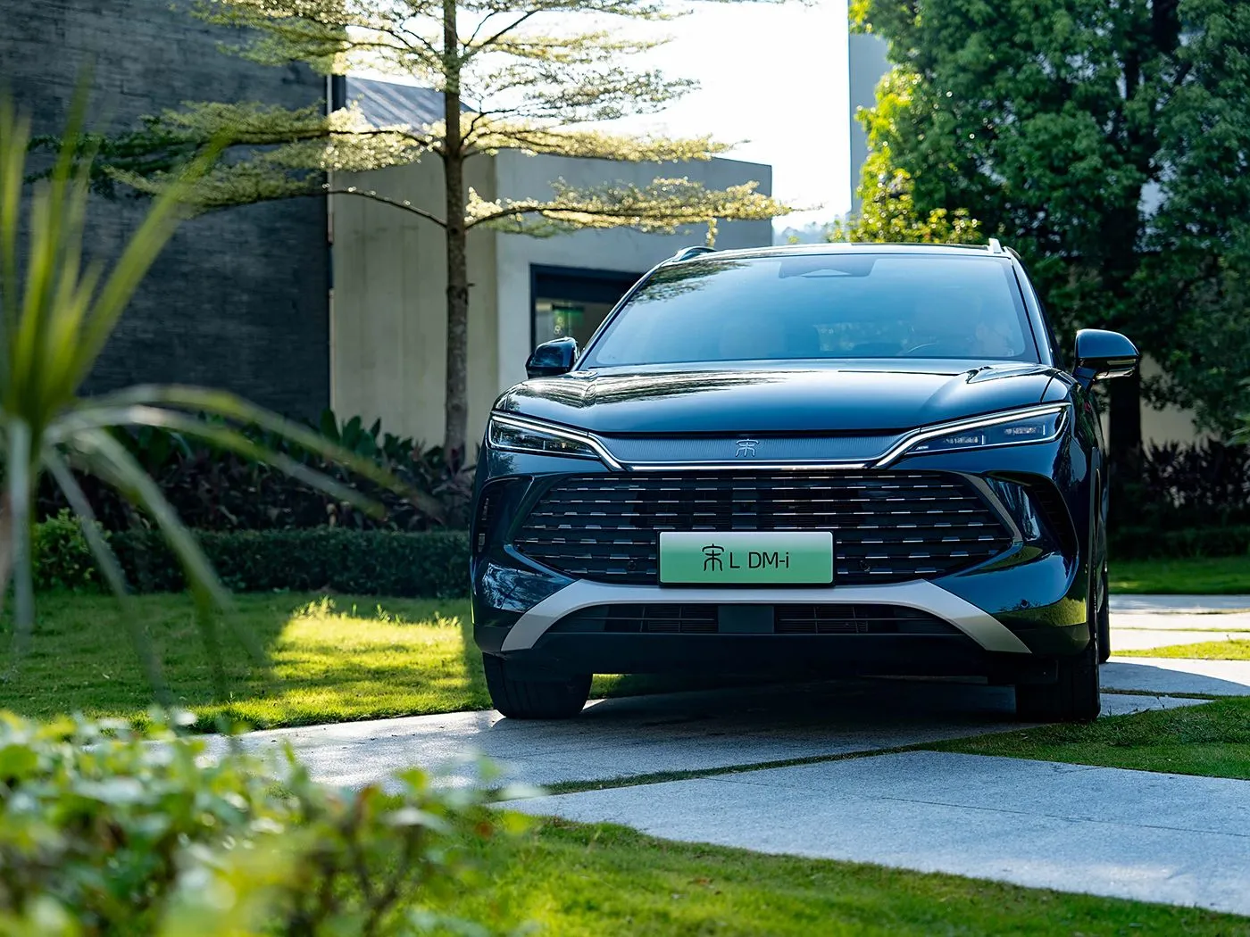BYD Song L DM-i Kompakt PHEV SUV me rreze të gjatë automjeti me energji të re me shpejtësi të lartë DiPilot 2.0 Sedilje me ngrohje Kamera panoramike 360°