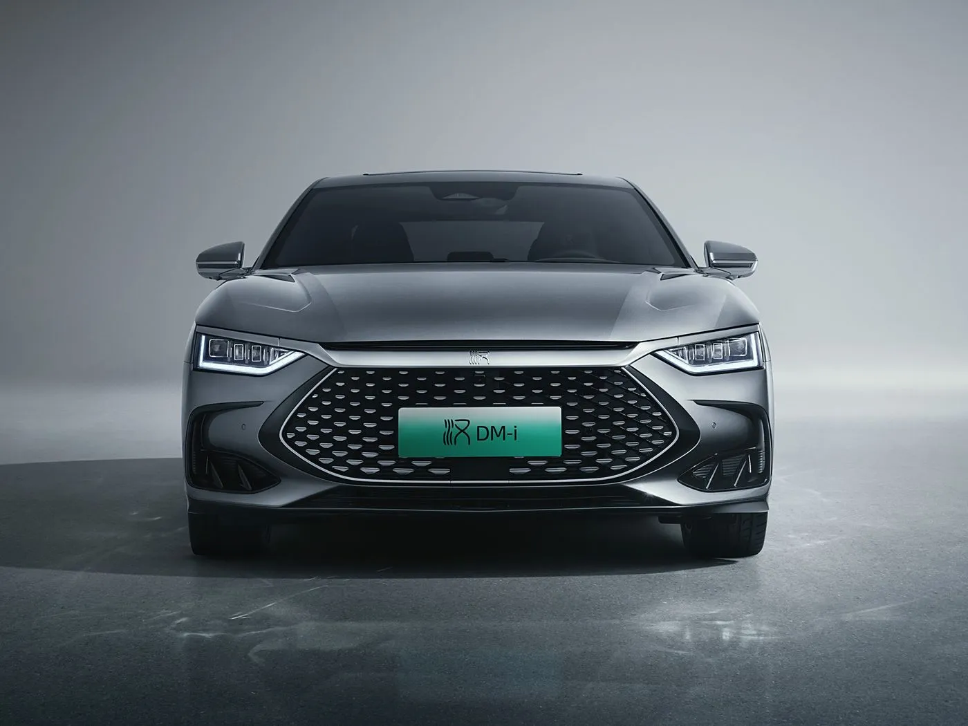 BYD Han EV/DM-i Sedan luksoz elektrizues me fuqi të dyfishtë motorësh dhe teknologji të avancuar ENERGE E RE