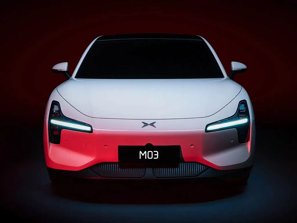 Xiaopeng 2025 Mona M03 Sedan Elektrik me rreze të gjatë 515 km Automjet me energji të re SUV dhe bateri litium EV Hatchback
