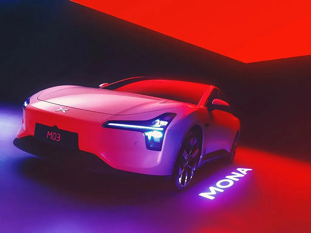 Xiaopeng 2025 Mona M03 Sedan Elektrik me rreze të gjatë 515 km Automjet me energji të re SUV dhe bateri litium EV Hatchback