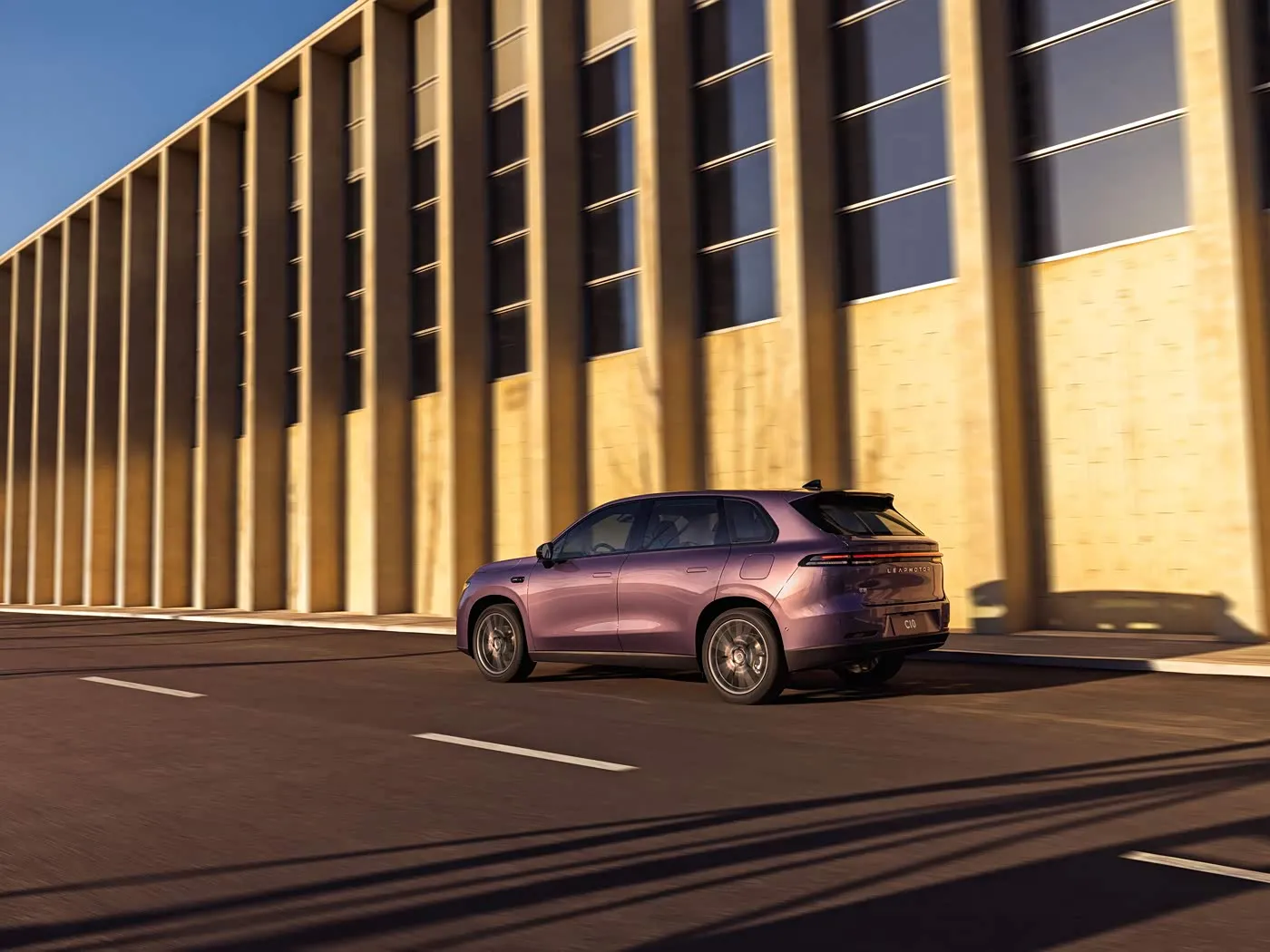 LEAPMOTOR C10 Hybrid me shpejtësi të lartë 4WD Elektrik SUV me rreze 170 km Automjet i ri me energji nga Kina