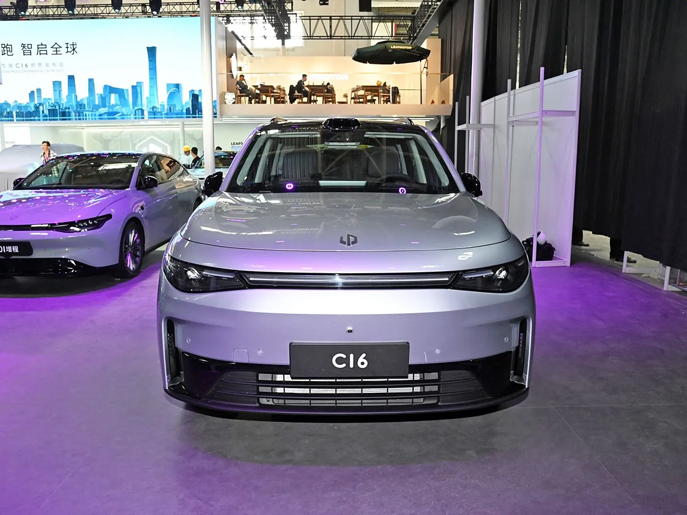 Leapmotor C16 EV SUV 6-vendësh me 5 dyer, Modaliteti i drejtimit 4WD Timoni majtas Elektrik & Karburant Hibrid Automatik me Energji të Re