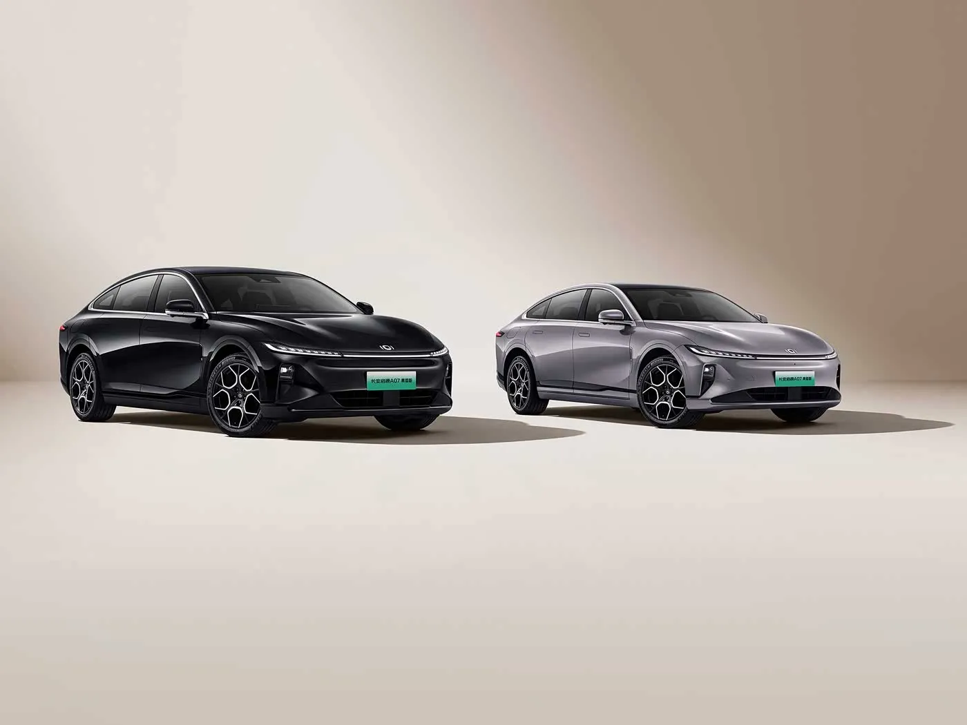Changan Qiyuan A07 Hybrid EV Sedan Automjet i ri me energji nga Kina Kambio automatike me rreze 1200km 5 vende 175Km/h Shpejtësia R19 Madhësia e gomave