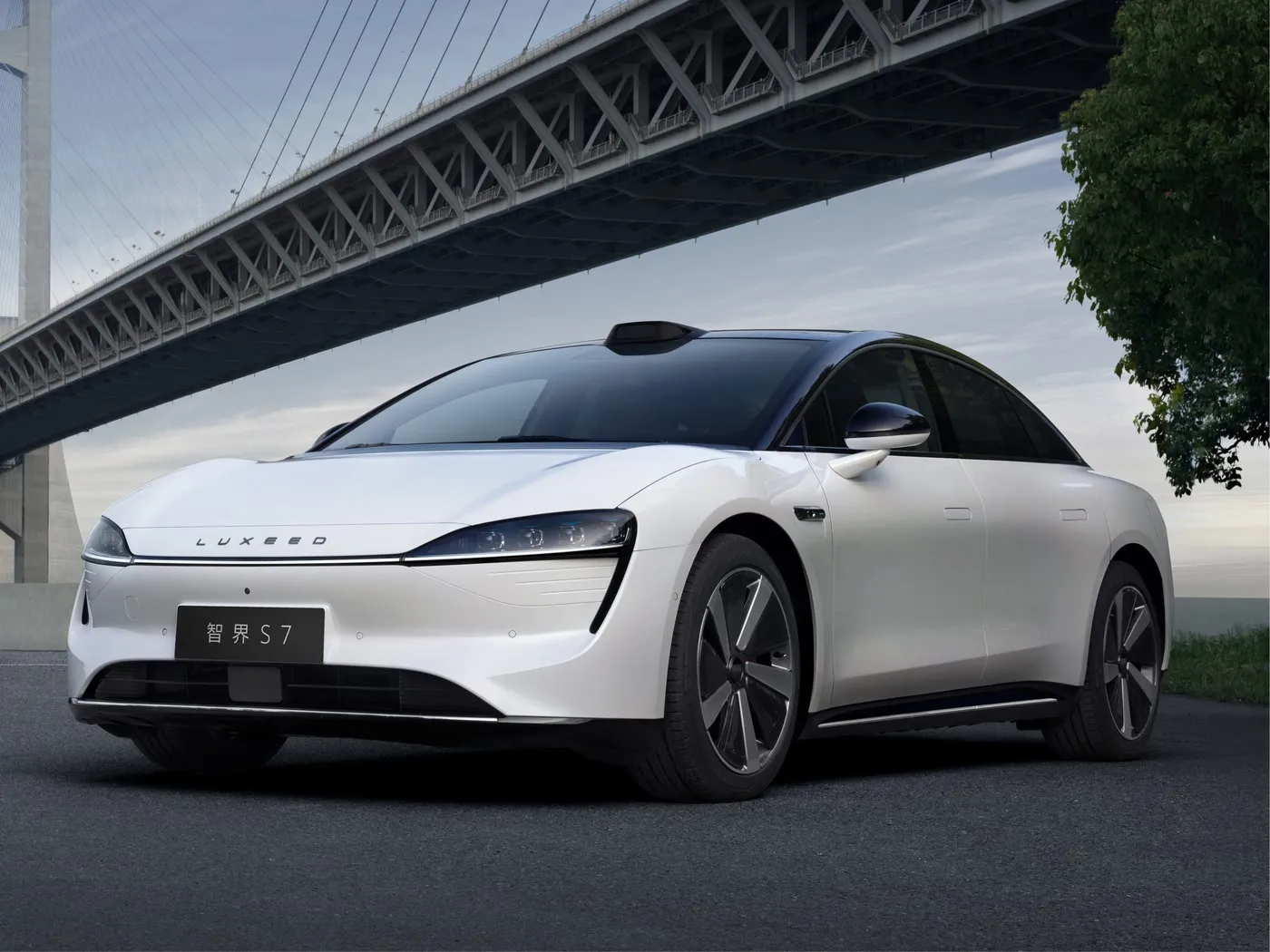 CHERY LUXEED S7 Exeed automjet luksoz elektrik me energji të re me RWD/AWD 4 dyer dhe 5 ulëse