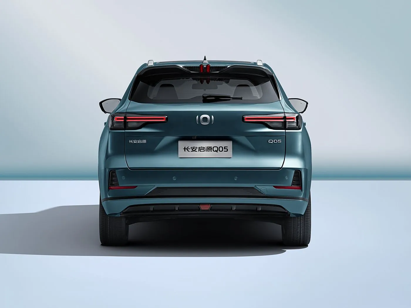 Changan NEVO Q05 SUV Hybrid Elektrik Kuti ingranazhesh automatike me rreze të gjatë me 5 dyer, e brendshme lëkure me 5 ulëse majtas