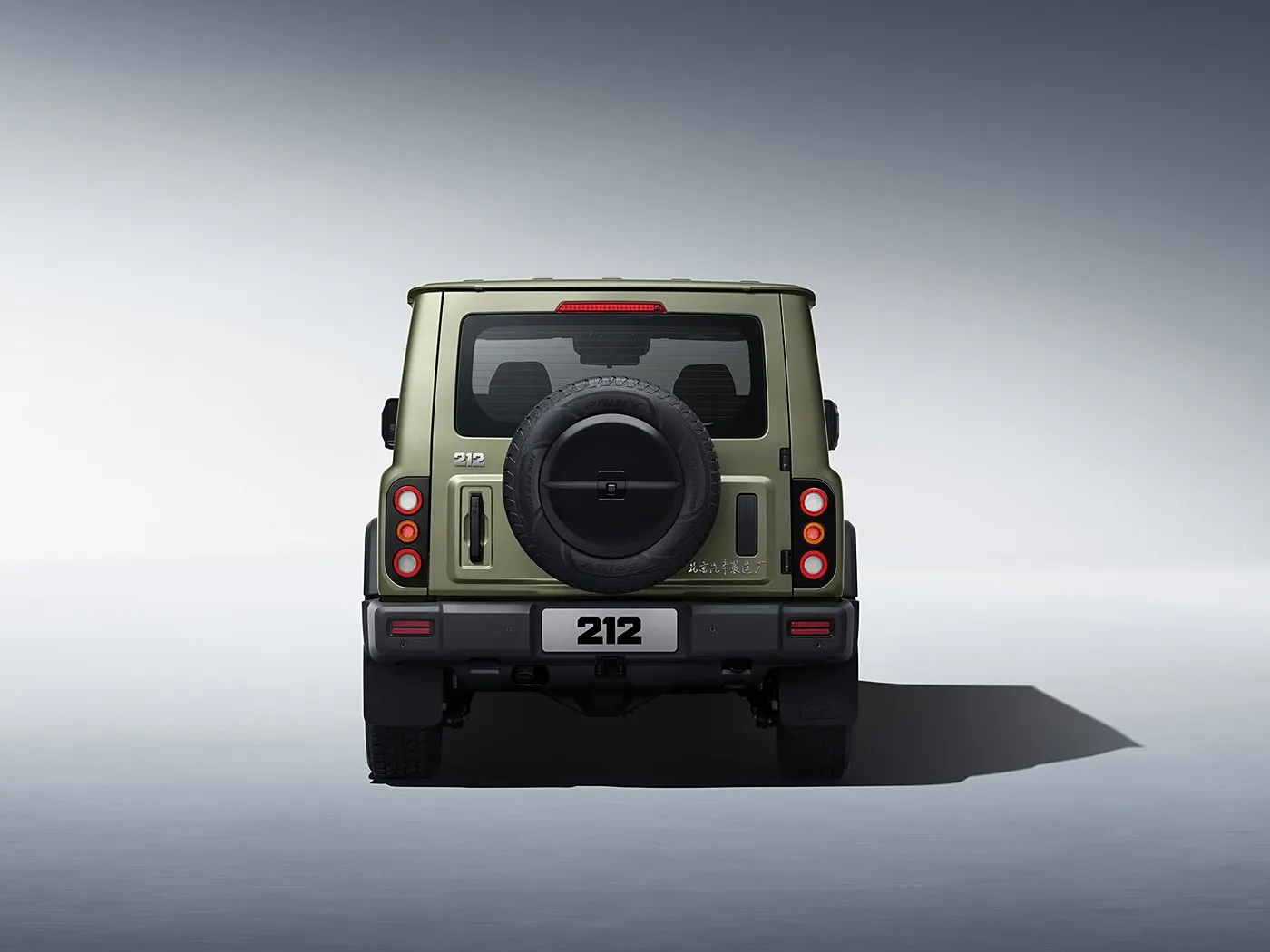 2025 BAIC 212 T01 SUV kompakt 4WD i fortë, benzinë/naftë 8AT & brendësi prej lëkure Rrota e gjatë me ngrohje me lëkurë
