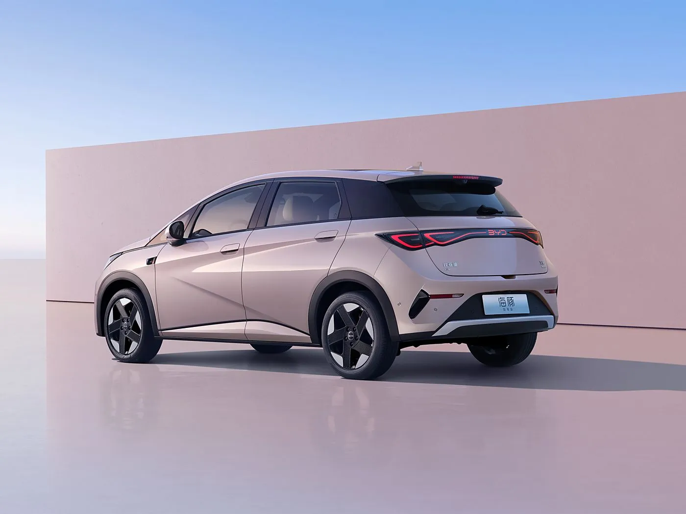 BYD Dolphin Urban Style Mini Electric Hatchback Edition Fashion with Technology Smart Automjet me energji të re