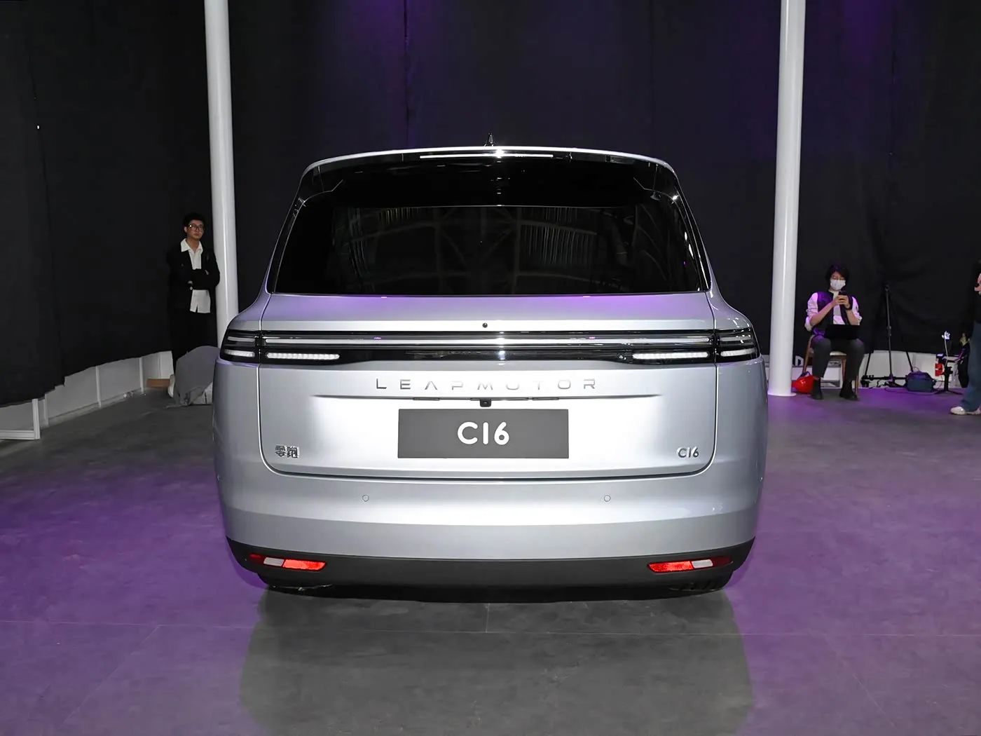 Leapmotor C16 EV SUV 6-vendësh me 5 dyer, Modaliteti i drejtimit 4WD Timoni majtas Elektrik & Karburant Hibrid Automatik me Energji të Re