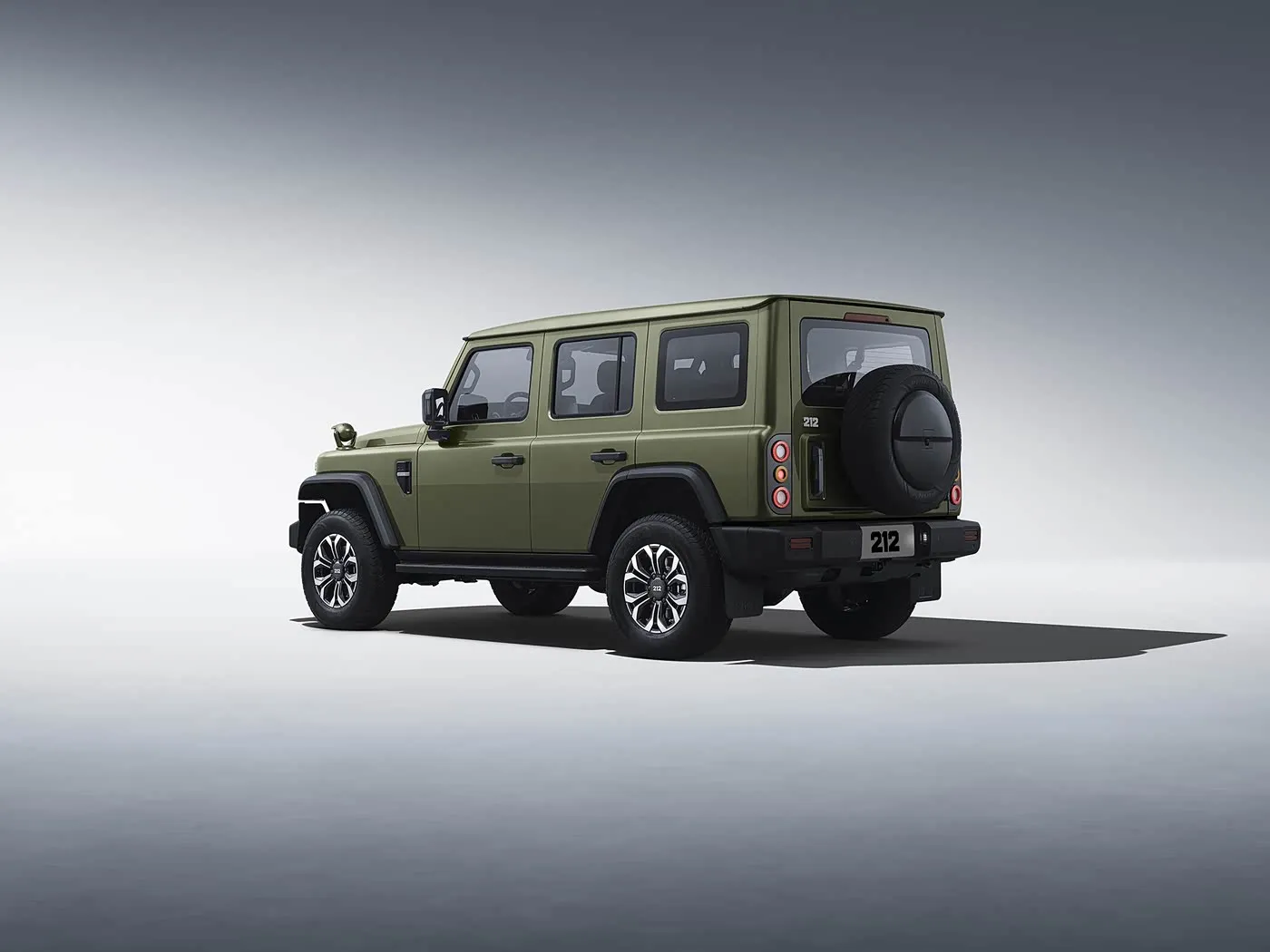 2025 BAIC 212 T01 SUV kompakt 4WD i fortë, benzinë/naftë 8AT & brendësi prej lëkure Rrota e gjatë me ngrohje me lëkurë