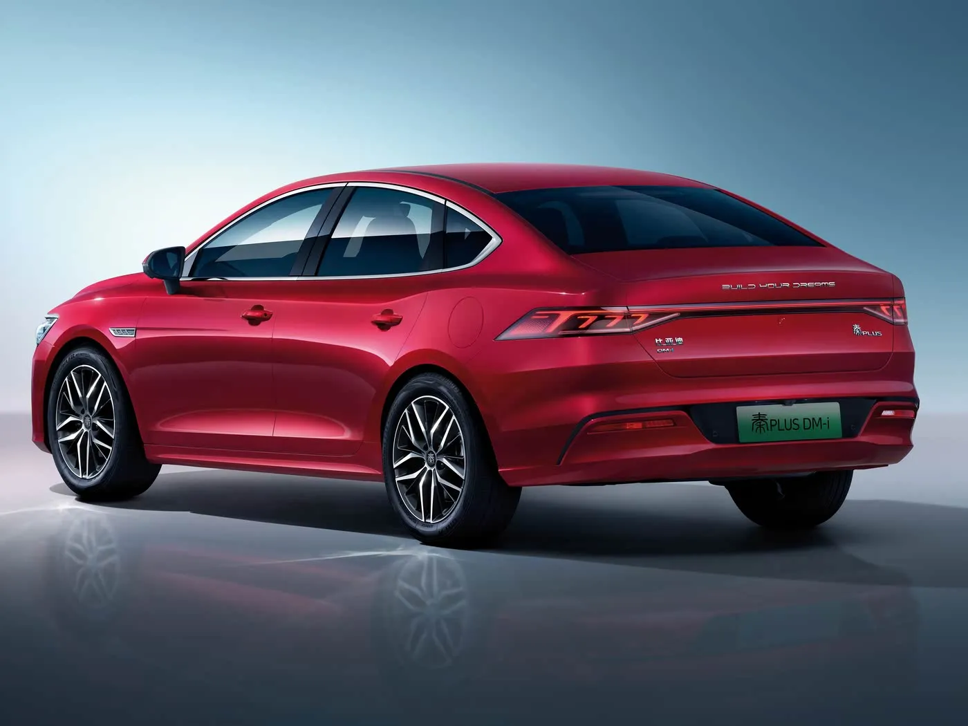 BYD Qing Plus Elektrik SUV Hybrid Auto Makinë me energji të re Automjet i përmirësuar EV me motor timon të majtë Sedan-Optimizuar për motorin e kërkimit