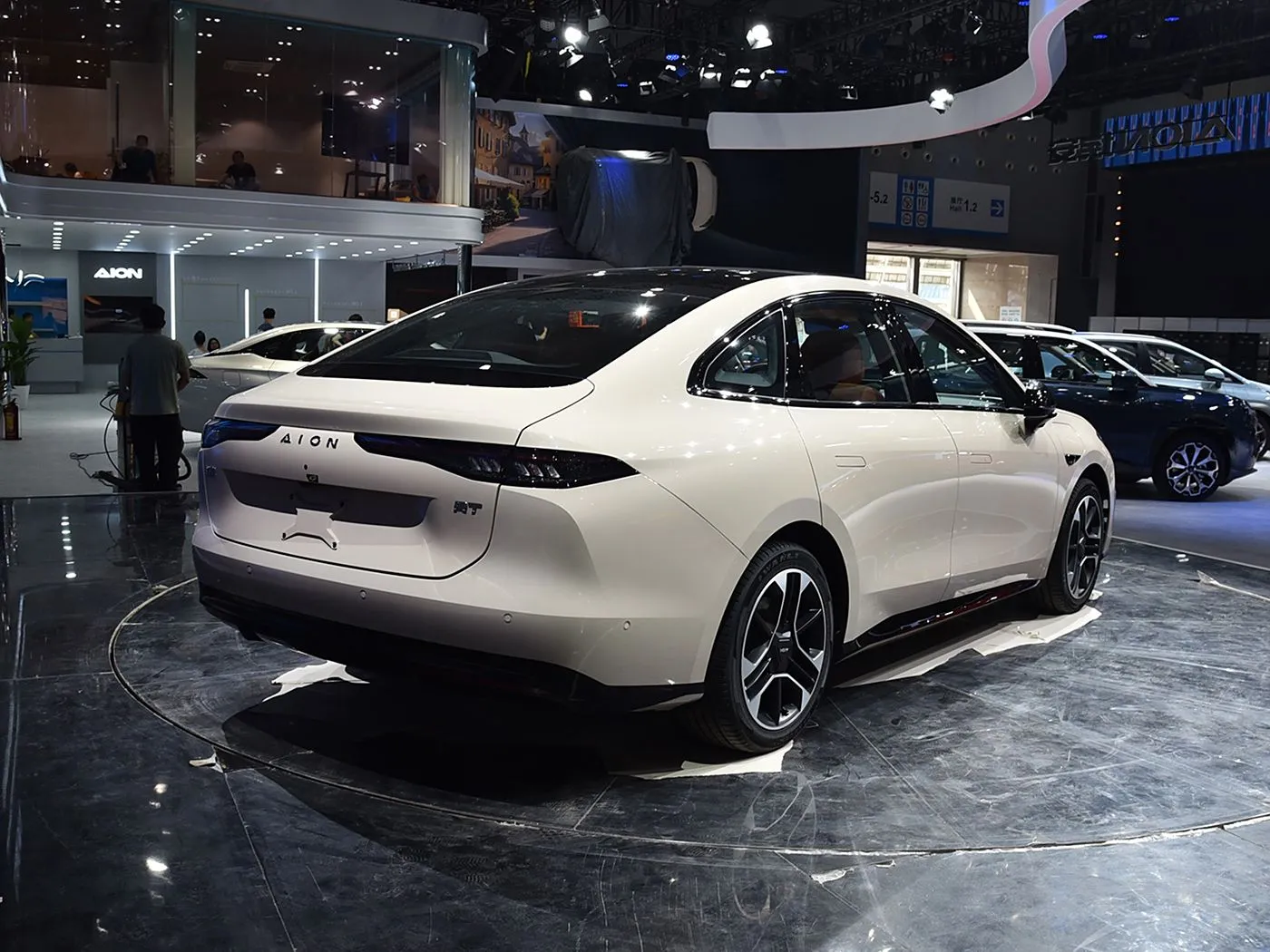 AION RT Elektrik SUV me timon të majtë me shpejtësi të lartë EV Auto Kuti ingranazhesh Hibride Mini Sedan Automjet i ri me energji për të rriturit