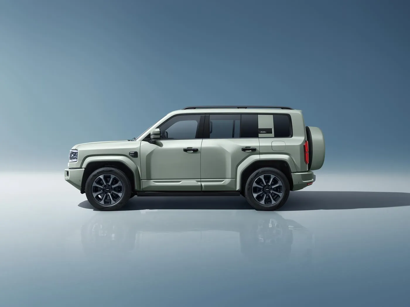 Premium BYD Leopard 5 Hybrid PHEV Off-Road SUV me ekran 15,6" 4x4 Drive 4WD 83L Depozita e karburantit