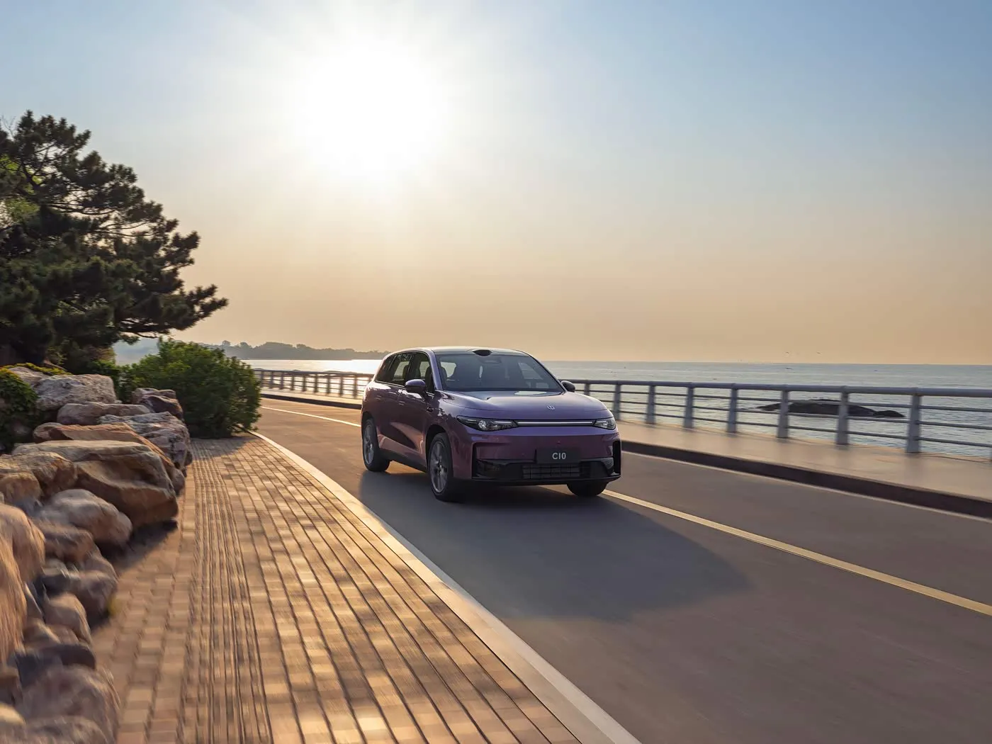 LEAPMOTOR C10 Hybrid me shpejtësi të lartë 4WD Elektrik SUV me rreze 170 km Automjet i ri me energji nga Kina