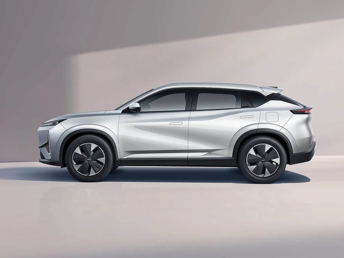 Dongfeng Aeolus L7: EV/PHEV SUV Premium me 5 vende me prekje sedilje lëkure Automjete me energji të re me rreze të gjatë