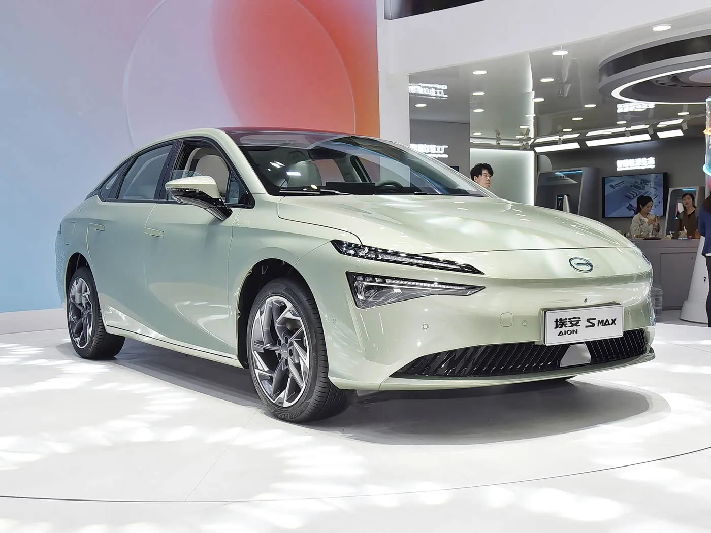 AION S MAX Elektrik luksoz SUV Hybrid EV me veçori të avancuara me shpejtësi të lartë Automjet me energji të re miqësore ndaj mjedisit