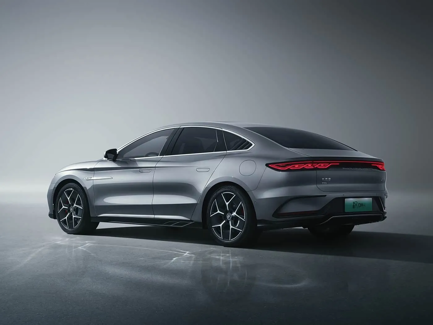 BYD Han EV/DM-i Sedan luksoz elektrizues me fuqi të dyfishtë motorësh dhe teknologji të avancuar ENERGE E RE