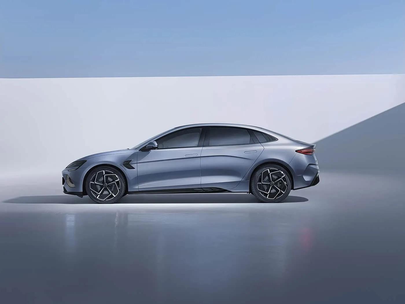 BYD Seal Smart Edition Elektrik Sedan 600 AWD Hybrid Teknologji e avancuar e drejtimit Premium Automjet me energji të re me rreze të gjatë