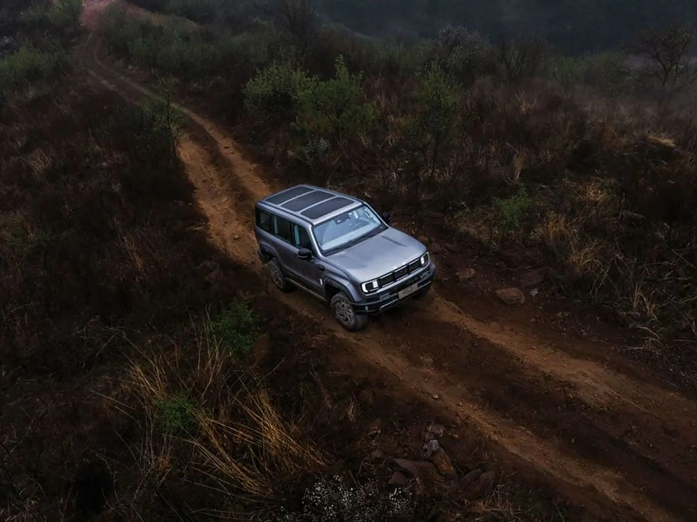Beijing Off-Road BJ40 SUV kompakt 4WD, tank 85L dhe Kamera panoramike me bazë rrote të gjatë